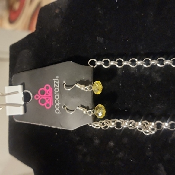 Jewelry - Picture 2 of 3